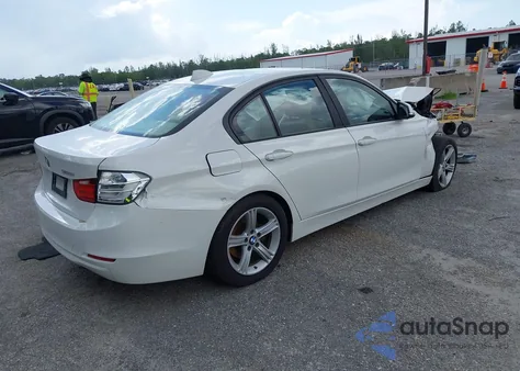 2013 BMW 328 z USA, uszkodzony, nr VIN WBA3A5G55DNP19761